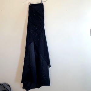 Black formal strapless dress. Size XS/S 3/4. Lord & Taylor vintage.